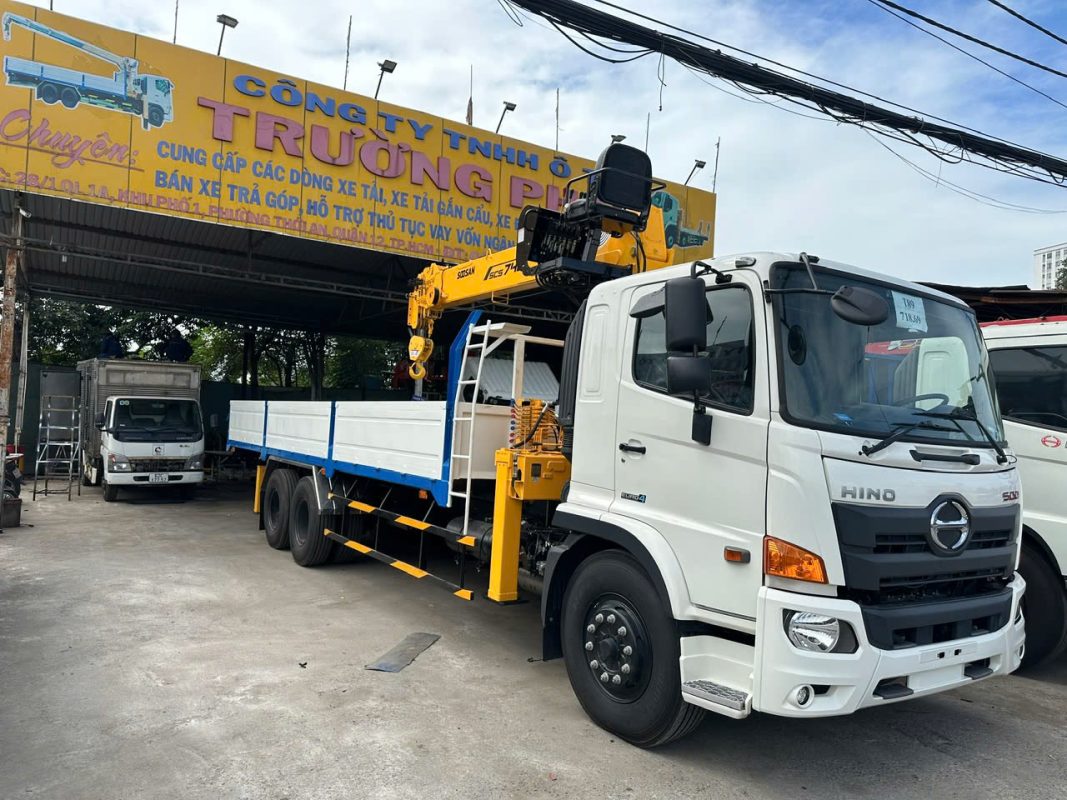 Xe Cẩu Hino 3 Chân 15 Tấn