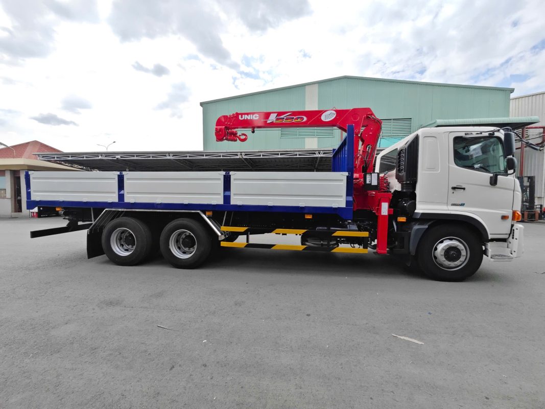 Xe cẩu Hino FM 15 tấn mẩu Euro 5