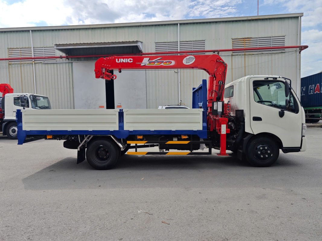 Xe Cẩu Hino XZU720 Euro5 2.5 Tấn